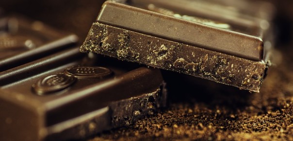 Healthy, easy, raw dark chocolate