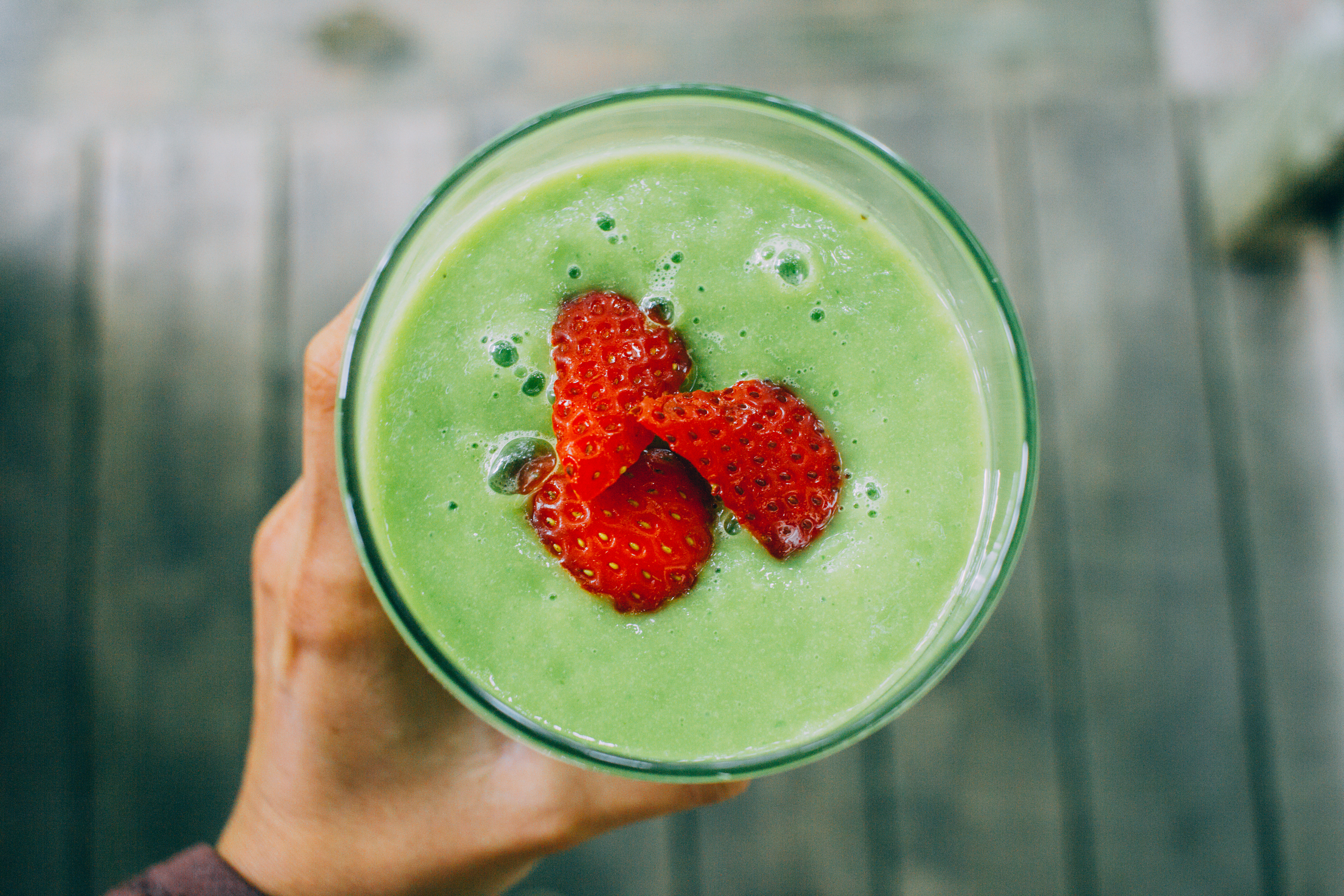 The magical formula to the most delicious green smoothie ever, that even picky kids and skeptical adult will love + fun 30 day challenge. Via @bcnutritionista