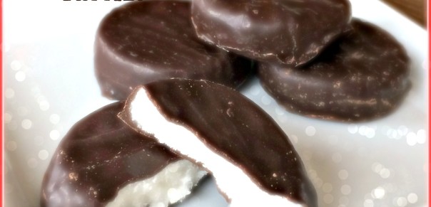 The most delicious, easy, melt in your mouth, raw peppermint patties. Naturally gluten free, dairy free, soy free, refined sugar free, vegan, and paleo. Via @bcnutritionista