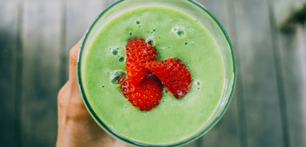 The magical formula to the most delicious green smoothie ever, that even picky kids and skeptical adult will love + fun 30 day challenge. Via @bcnutritionista